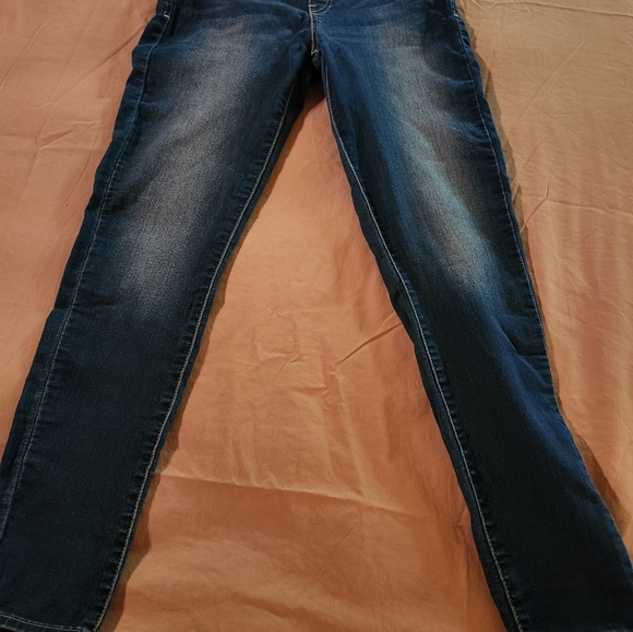 Levi's pull on skinny jeans - Picture 4 of 9